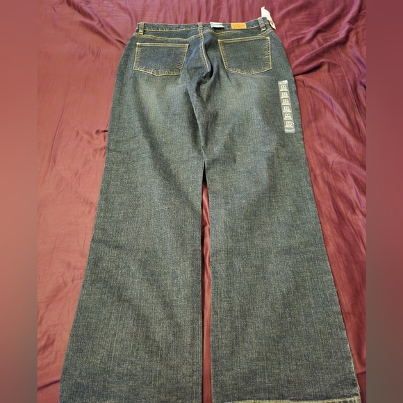Old Navy Boot Cut Jeans - Picture 2 of 4